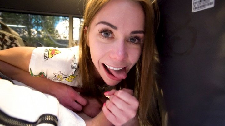 Mia Bandini Risky Public Blowjob In The Double Decke