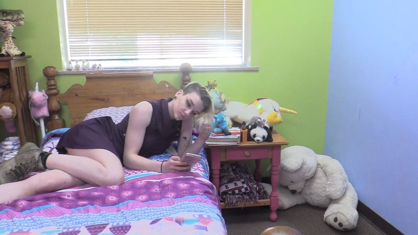 Unsuspecting teen Wanders into Being 1