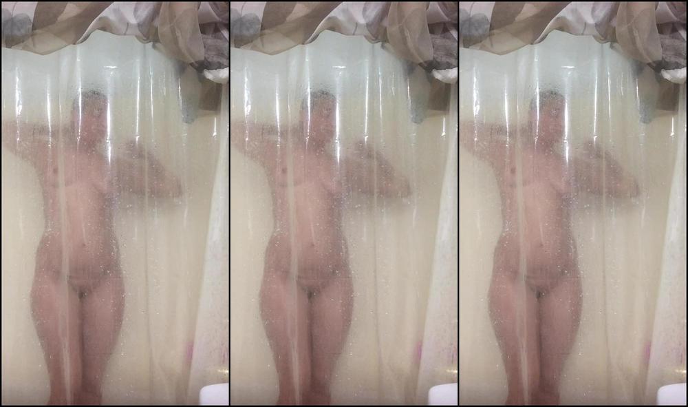 Showering Bimbo