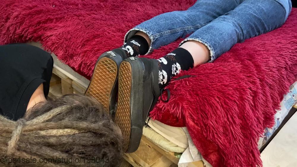 Yokai Goddess - Pathetic Bitch Swallow'S Nasty Mud From My Vans Soles