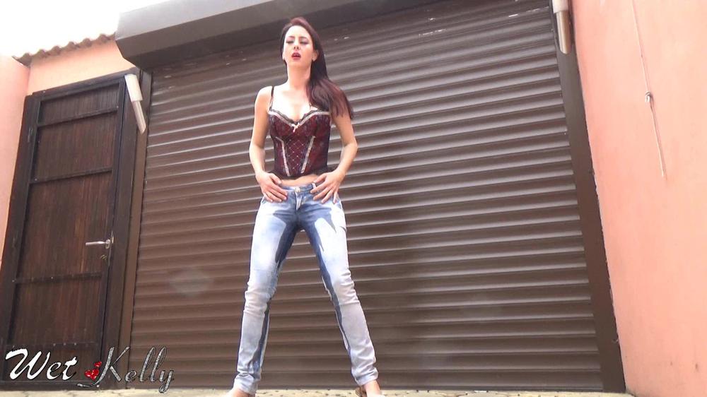 Wet Kelly Pee On My Jeans Photoshooting