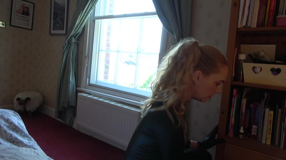 Ariel Anderssen Leather Latex Cop