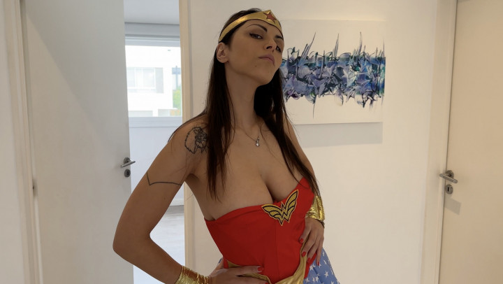 Wonderwoman loses her powers and gets fucked - July 04, 2023