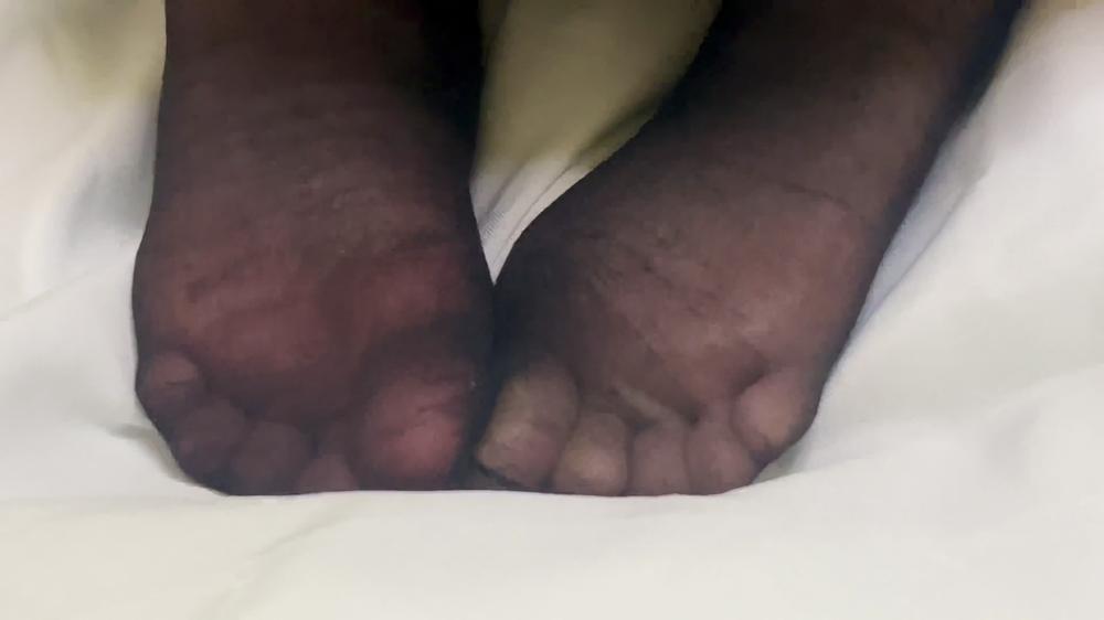 Nylon Feet While Sucking