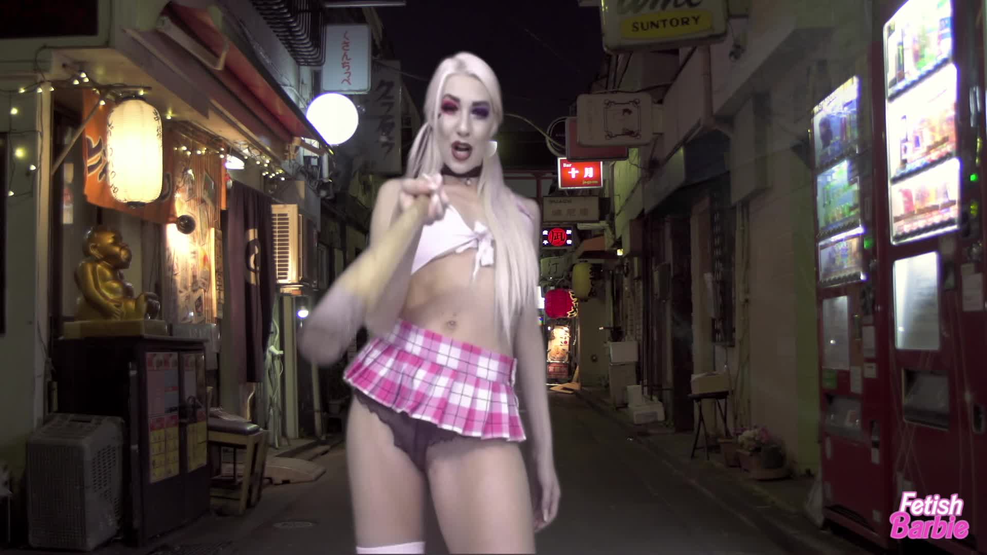 Harley Quinn is a SIZE QUEEN