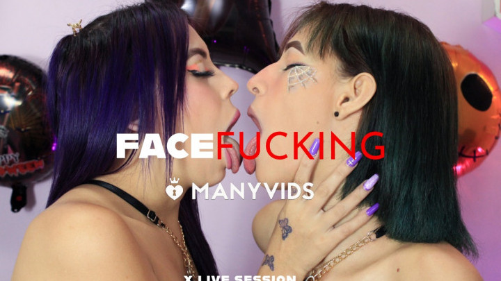 Strapon fucking lesbians session