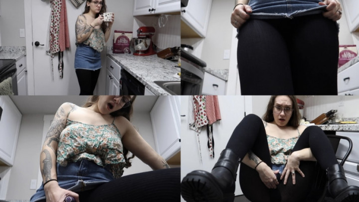little brother and his pantyhose fetish