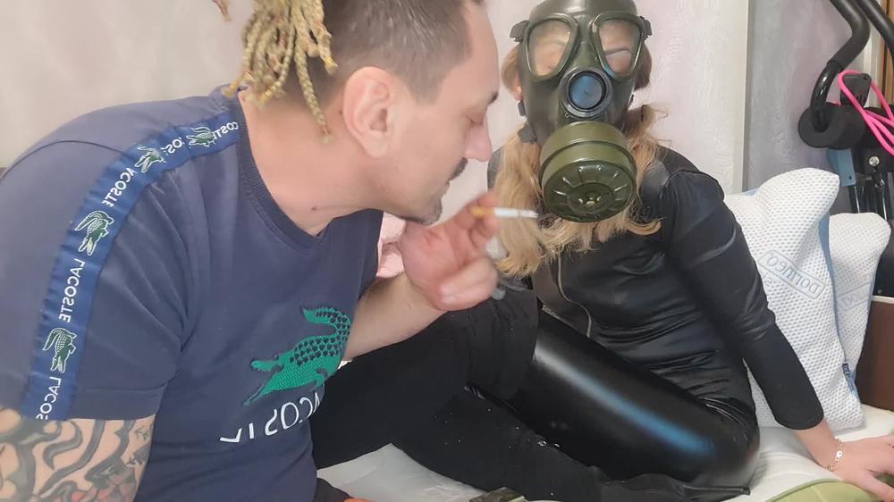 Kinkyporncpl Smoke Fetish Gas Mask Latex High Heels