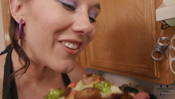 Office Pizza Party Giantess Sinn Sage - Dec 21, 2021