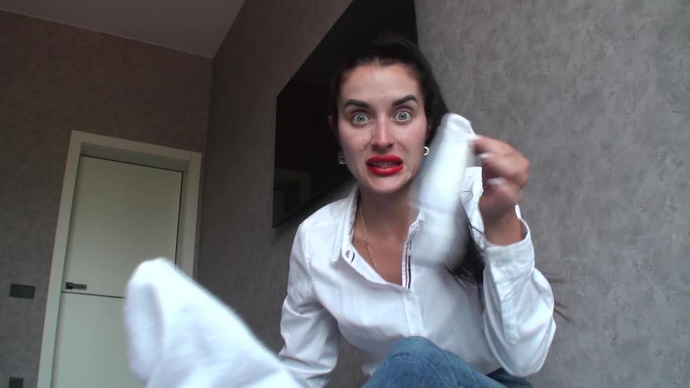 Queen Lusy - Delicious Sweaty My Feet (1920X1080 Hd) Wmv