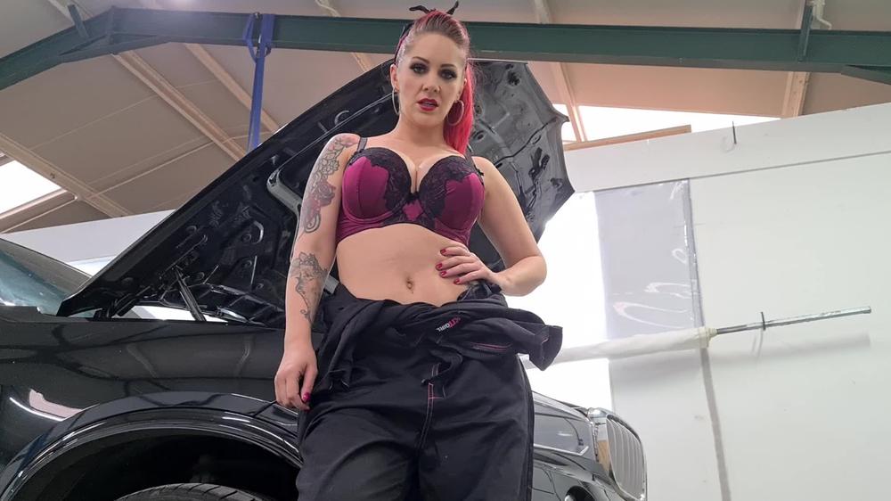 Ruby Onyx Domme Mechanic Joi Cei