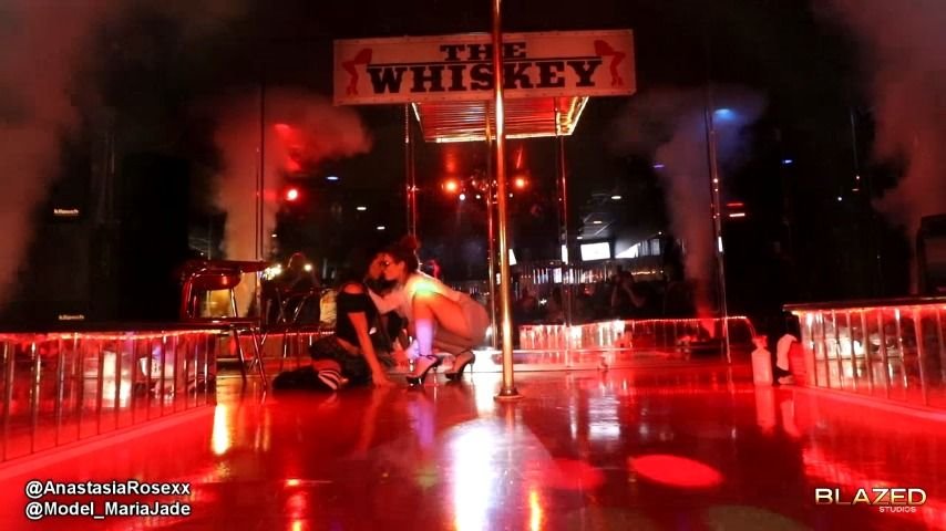 Maria Jade 2 Strippers Get Kinky On Stage
