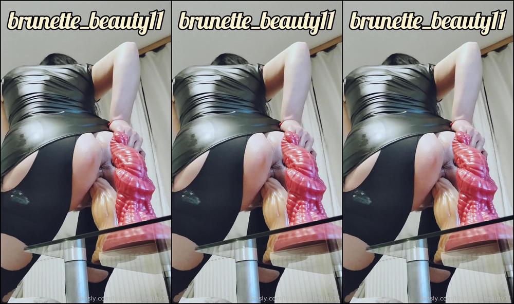 Brunette beauty11 2022-11-20 at 17-50 Fansly (anal_goddess)