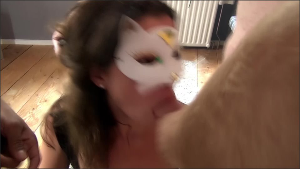 Cumbizz Sucking Cock Between Marihuana Tree