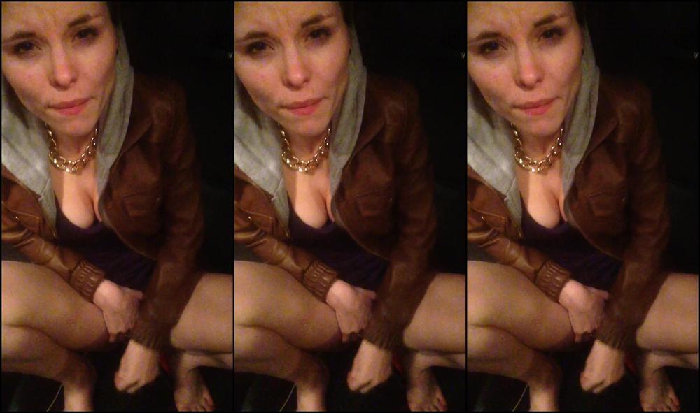 Le Lea Dirty Girl In A Car