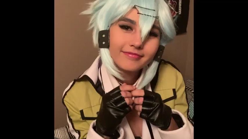 Sinon gets her butt teased