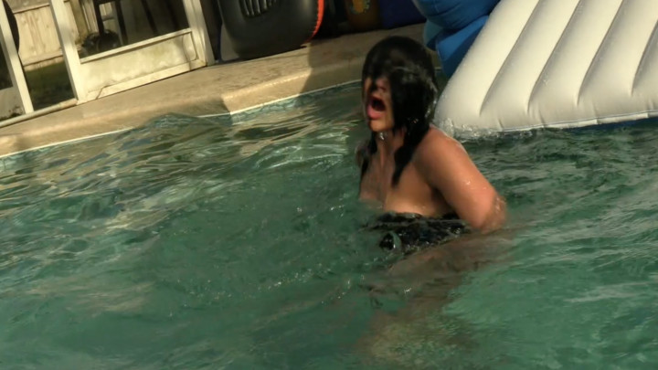Maria Jade Struggles Against Pool Kraken