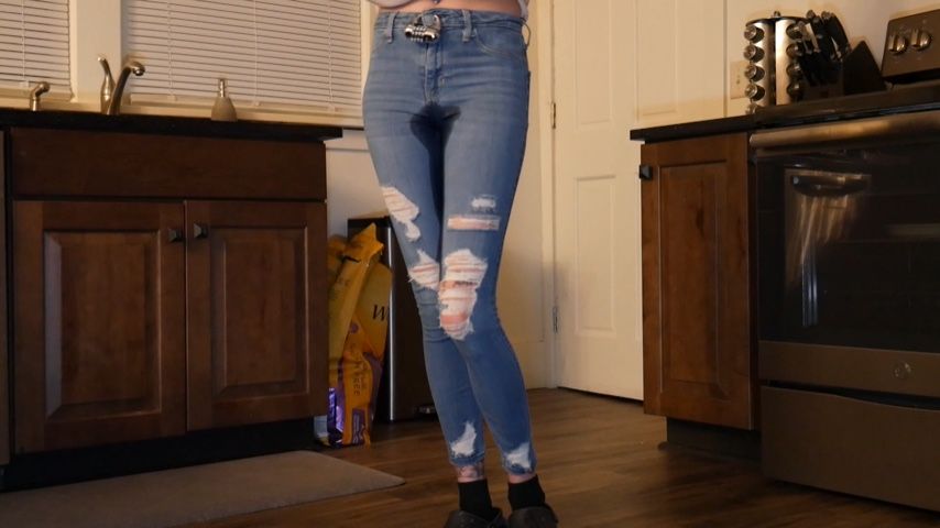Locked Jeans Wetting - Mar 28, 2022