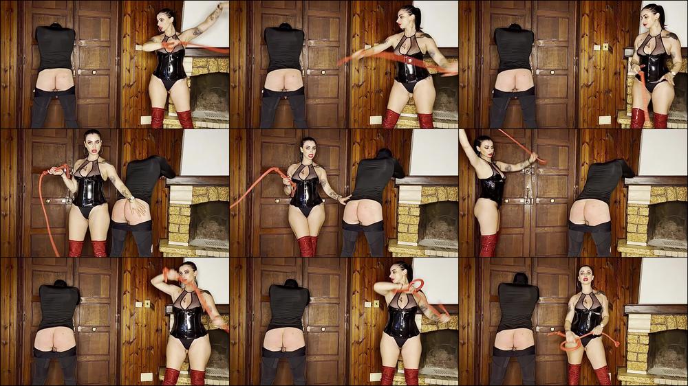 Slave bullwhipped