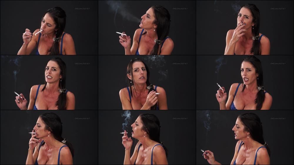 Katrina Smokes a Marlboro Spec.Blend