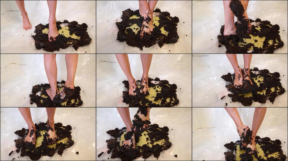 Vicki Dirties Her Pretty Feet in Cake