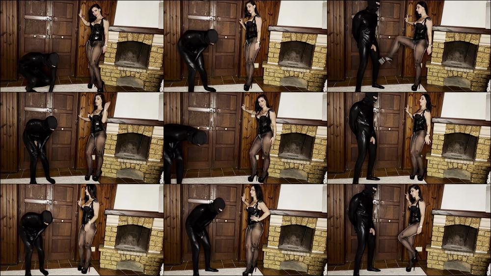 Nylon pantyhose Ballbusting