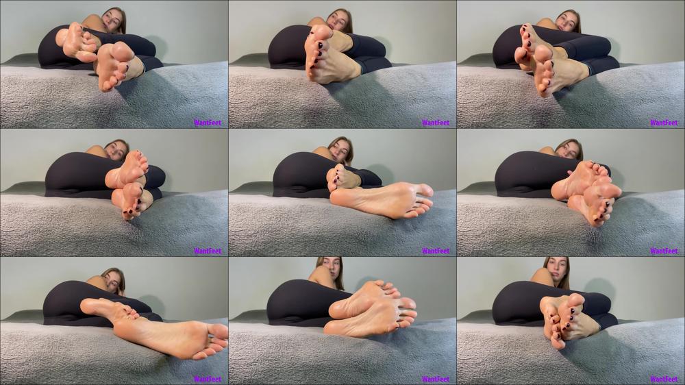 Trample Mania - Trampling - Crushin - Lisa Sexy Bare Feet - 4K Mp4