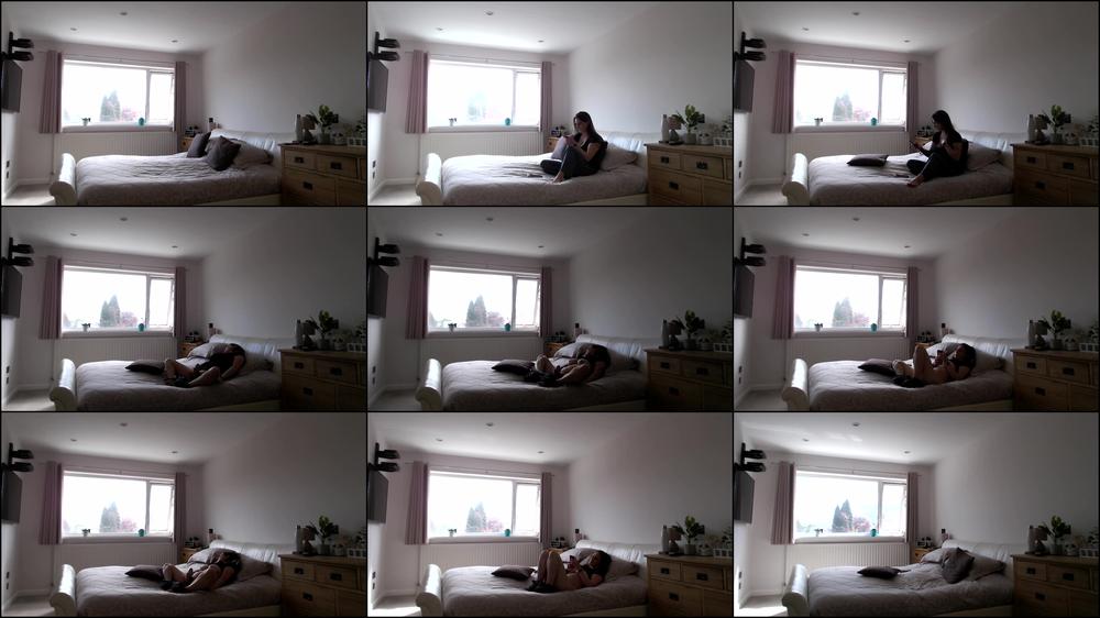 Voyeur View of Naughty Pussy Play