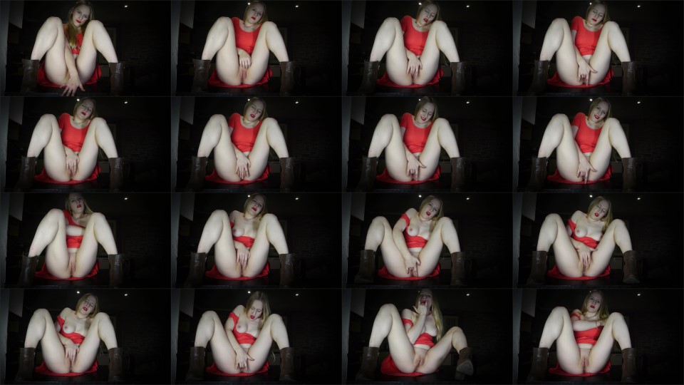 Lumeproductions Lucy Masturbates