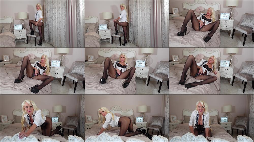 Step-Daughter Teases You In Her Pantyhose/Tights