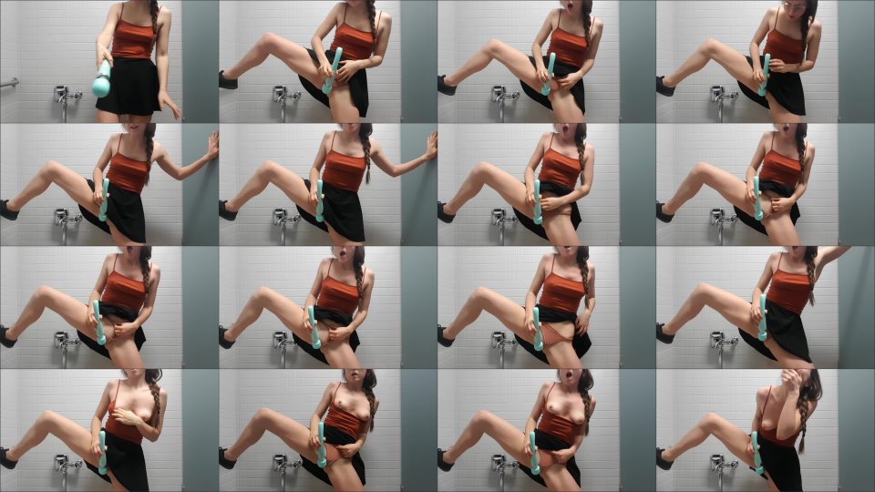 Hazel Simone Cumming In Public Toilet