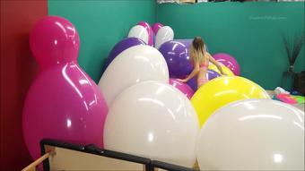 Amber Pops HUGE BalloonsCamera 2 (Custom Fetish)
