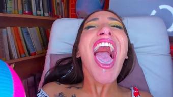 exquisite pretty girl masturbation (CreamsStudio)