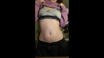 Skarlet Luvya Sexy Snapchat Strip Tease Show (Skarlet Luvya)