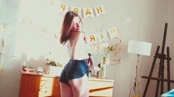 Little tease in sunny room (Babyheavanian)