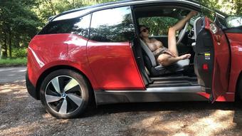 Pussy Play in Car, Door Wide Open (SuzieLove212)