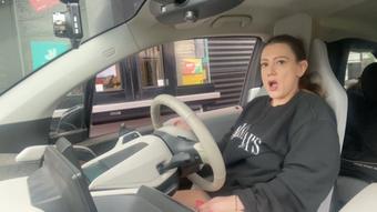 Fast Food Drive Thru Pussy Play (SuzieLove212)