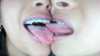 Miaisabella3 The Perfect Teeth (mia_isabella3)