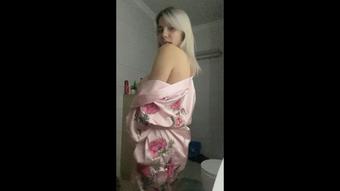Geisha robe stripping (SweetBlondyVi)