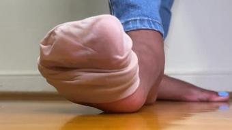 Giantess Nylons Pov Pt 2 (Pink Foxx)