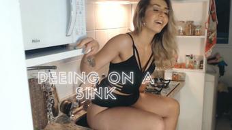 Peeing on the Sink - Dec 7, 2021 (Akali Lunar)