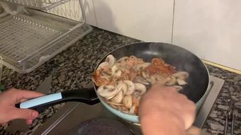 Cooking A Healthy Dinner (MiaTeen)