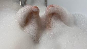 My feet routine (wow_adele)
