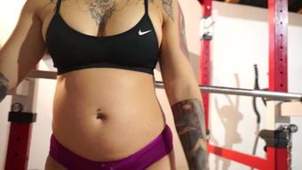 Gymbabe Pregnant Biceps Workout (GymBabe)