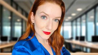 Your office girl (Evelyn Jade)