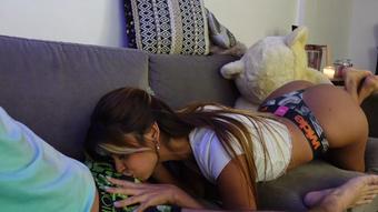 Rewarding my roommate after a long day of work (Inocentefox_)