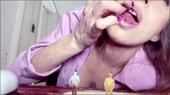 Queenmothersoles Giantess Mom Eats Son Friends Masturbate (QueenMotherSoles)