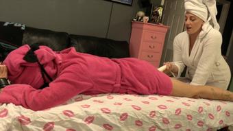 Melanie & Reagan Sexy Lesbian Towel Fun (Ginary)