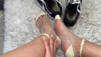 Dirty sneakers & cute socks (wow_adele)