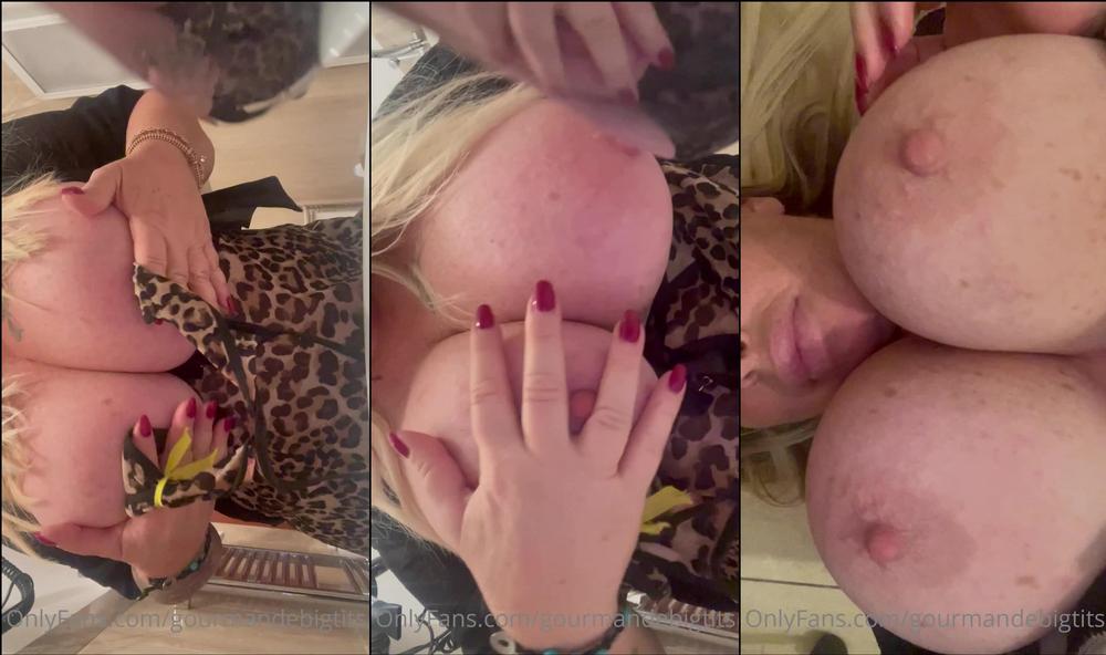 bigboobs699 338726584 338726584